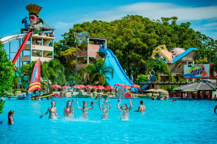 Marina Park é um dos melhores parques aquáticos do Brasil