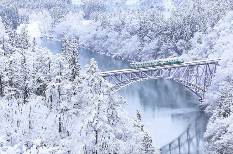 Rio Tadami é um dos lugares impressionantes que ficam ainda melhores no inverno 