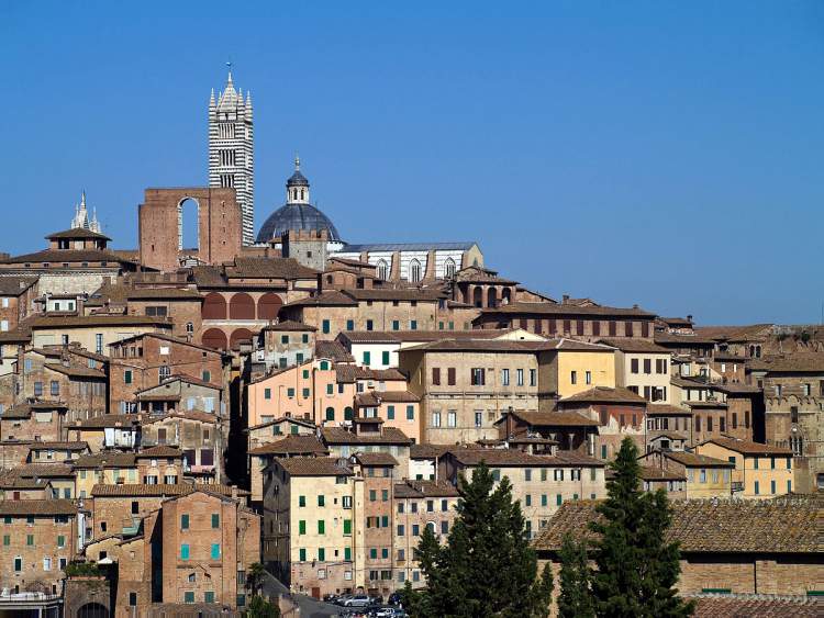 Siena na Itália é uma das cidades medievais que farão você viajar de volta no tempo