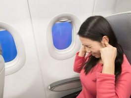 Como evitar a dor de ouvido no avião capa