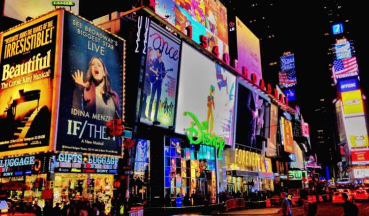 O que fazer em Nova York Assistir a um espetáculo na Broadway
