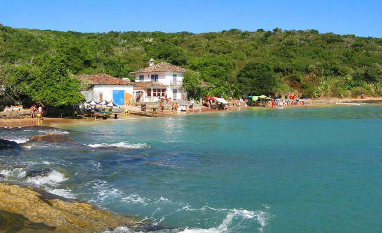 Praia da Azedinha em Búzios é uma das praias mais lindonas do Sudeste brasileiro