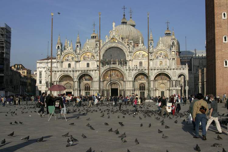 Passear pela Piazza San Marco é uma das dicas para quem vai viajar a Veneza