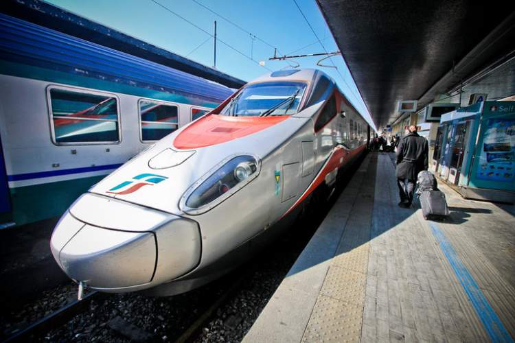 Viajar de trem é uma das dicas para quem vai viajar a Veneza