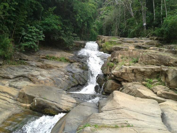 Cachoeira do Santinho em Santana dos Montes