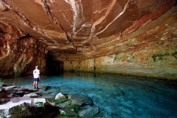 Caverna Arôe Jari é um dos Destinos no Brasil com Águas Cristalinas