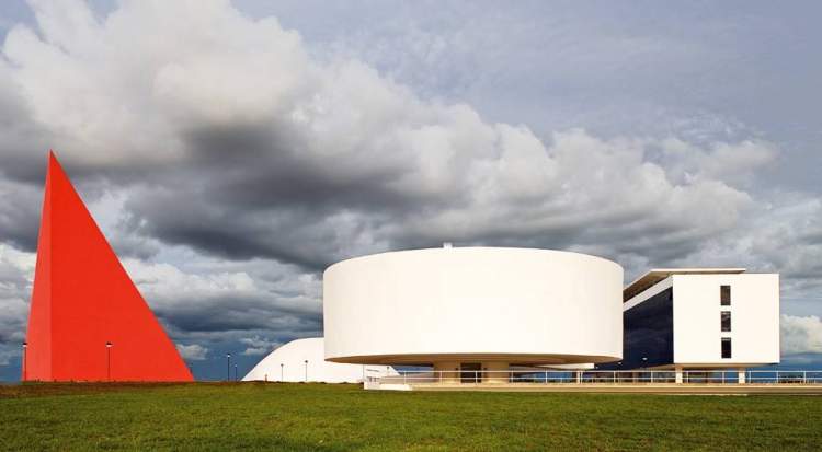 Centro Cultural Oscar Niemeyer é um dos lugares incríveis em Goiânia