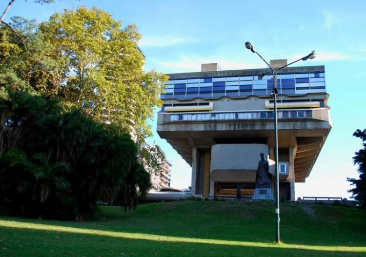Biblioteca Nacional é uma das atrações turísticas em Buenos Aires