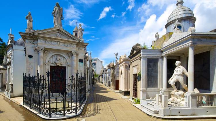 Cemitério da Recoleta é uma das atrações turísticas em Buenos Aires