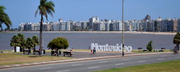 Montevidéu é um dos destinos baratos para viajar no exterior