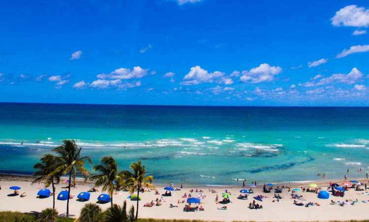 Hollywood Beach é uma das melhores praias de Miami