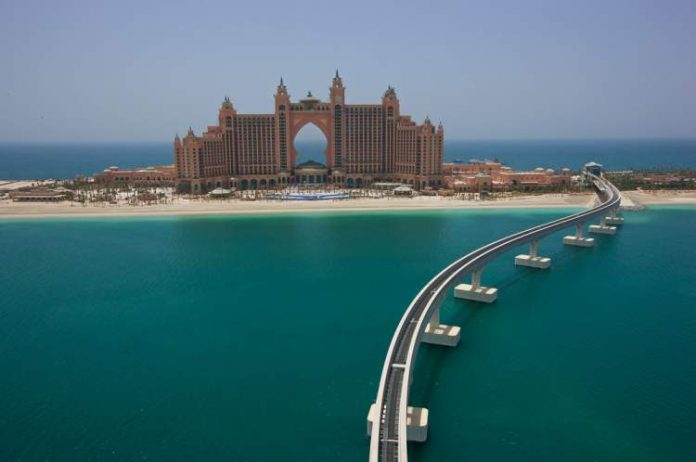 Os 8 Lugares Mais Incríveis Para Visitar Nos Emirados Árabes Unidos Bolsa De Viagem
