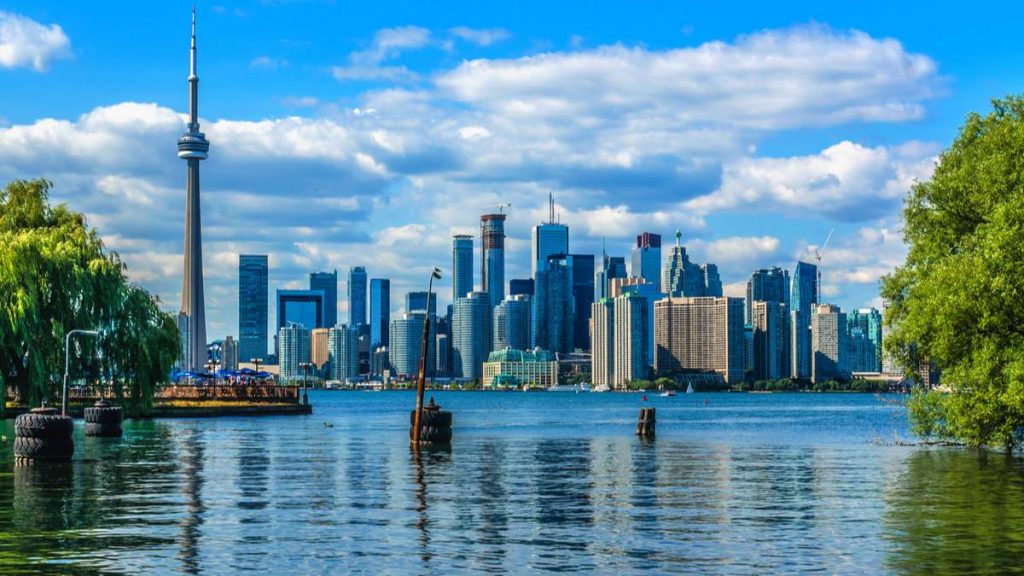 Toronto no Canadá é um dos destinos baratos para viajar em abril de 2020 no exterior