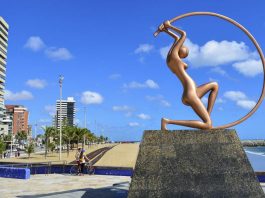 Estátua de Iracema na Praia de Iracema, Fortaleza
