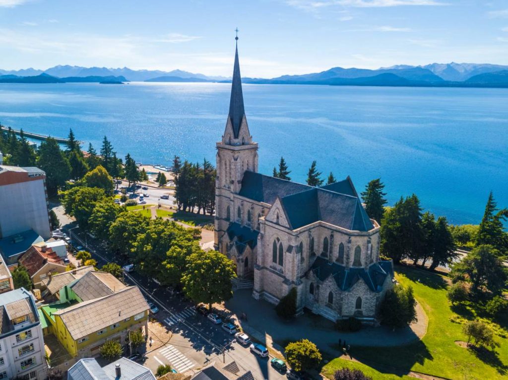 Bariloche na Argentina é um dos destinos baratos para viajar em agosto de 2020