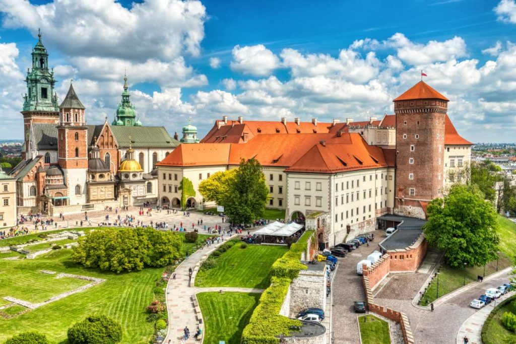 Catedral de Wawel, junto ao Castelo Wawel durante o dia, Cracóvia, Polônia