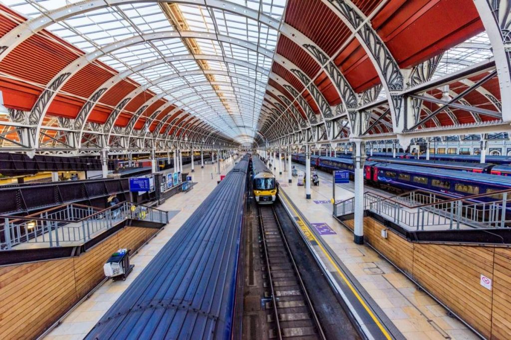 Peddington é a estação que leva a Bath, uma das cidades para conhecer pertinho de Londres