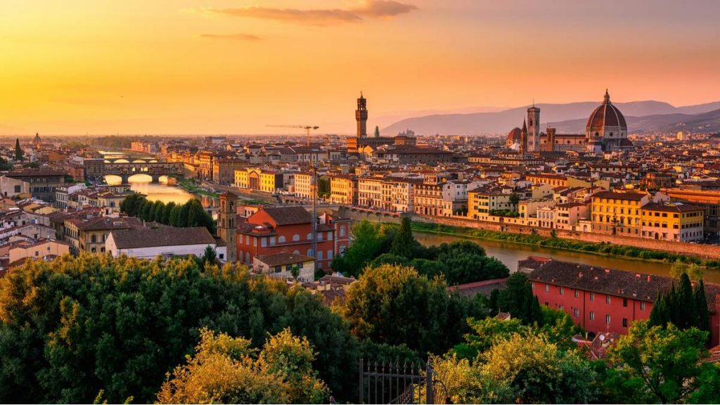 Pôr do sol em Florença, Itália.