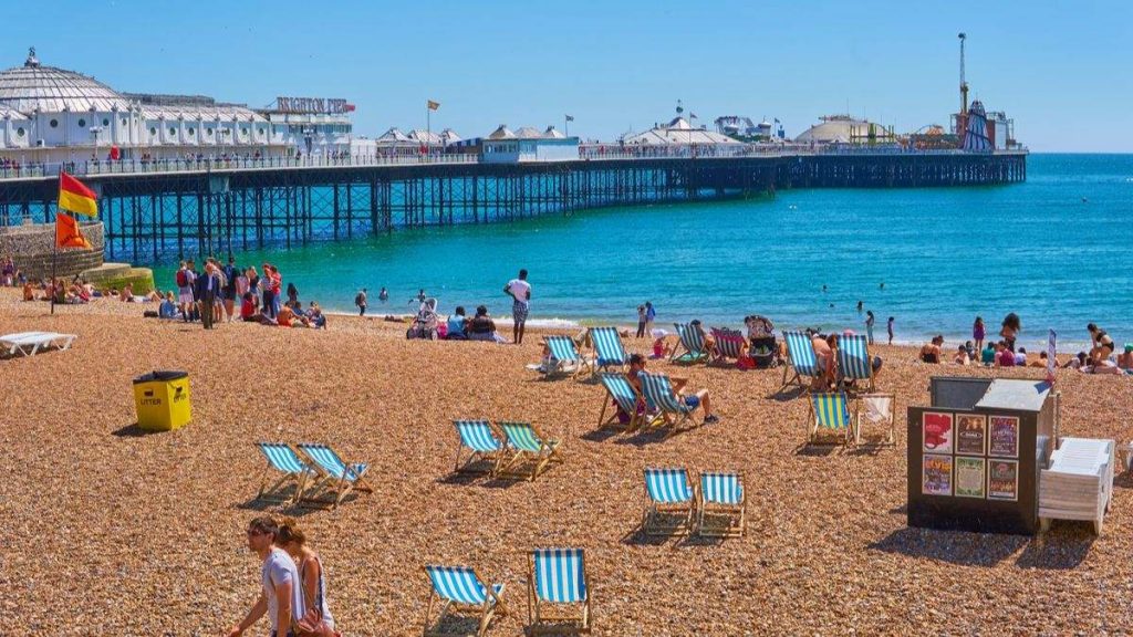 Praia de Brighton, Inglaterra.