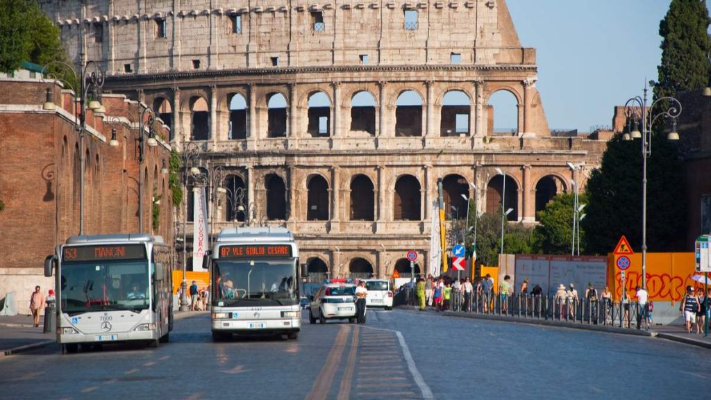 Ônibus em Roma - Itália