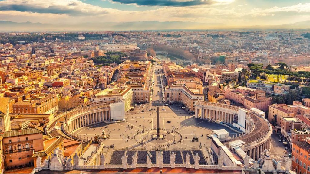 Praça de São Pedro no Vaticano e vista aérea de Roma - Itália